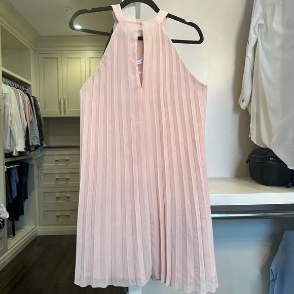 Ladies H&M blush pink a line pleated dress - Picture 3 of 5